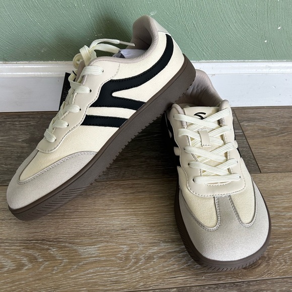 Women’s Hobibear Lily wide-toe box shoes - Picture 2 of 6